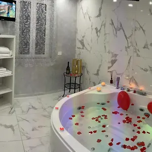 Dream House , Aeroporto di Catania Fontana Rossa Italia